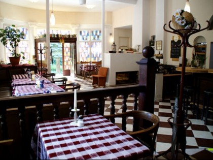 Фото: Brasserie in der alten Kirche